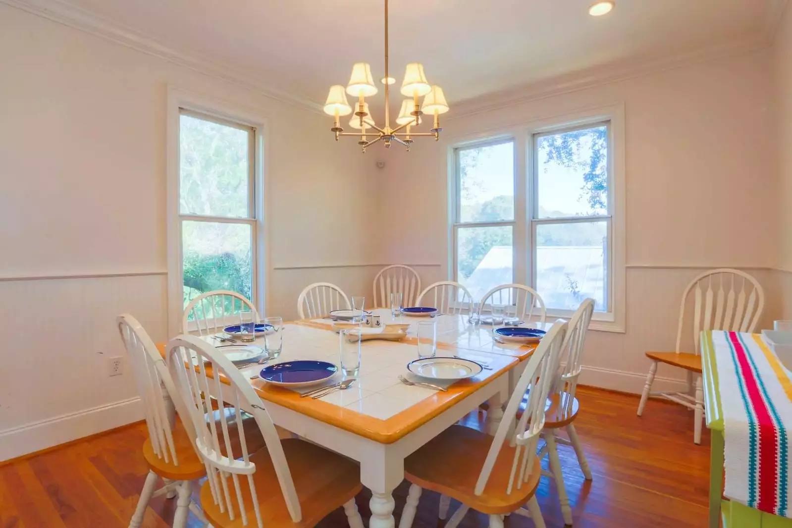 The dining room table can seat up to 10 people.