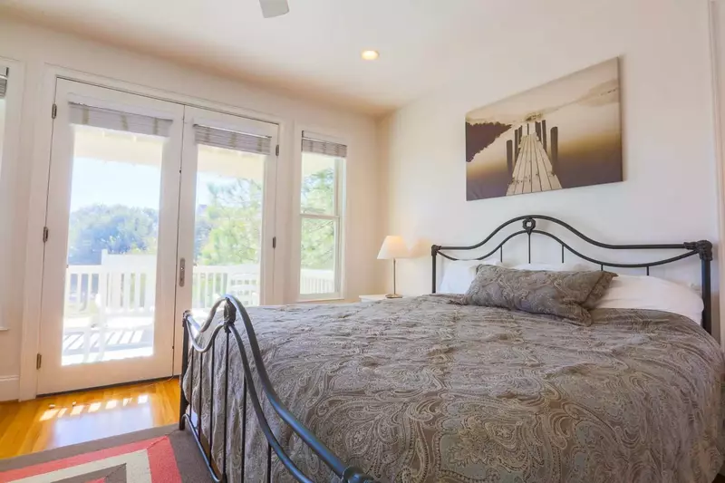 All of the beds in the home will be ready for your arrival with freshly laundered sheets.