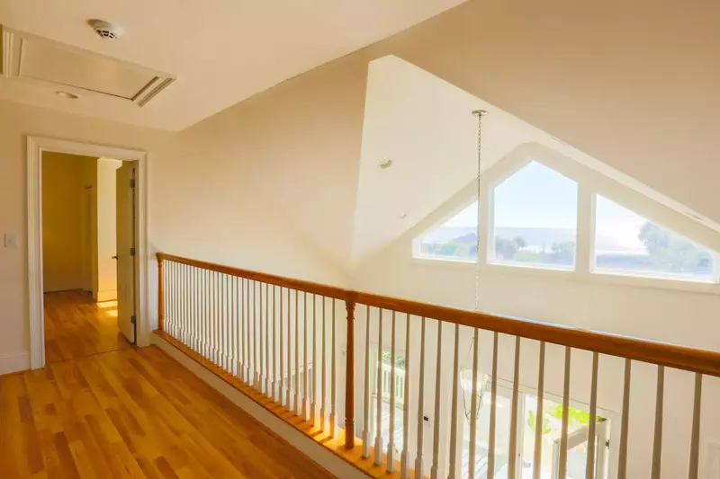 This walkover, with its stunning ocean views, connects the two bedrooms on the home's second floor.