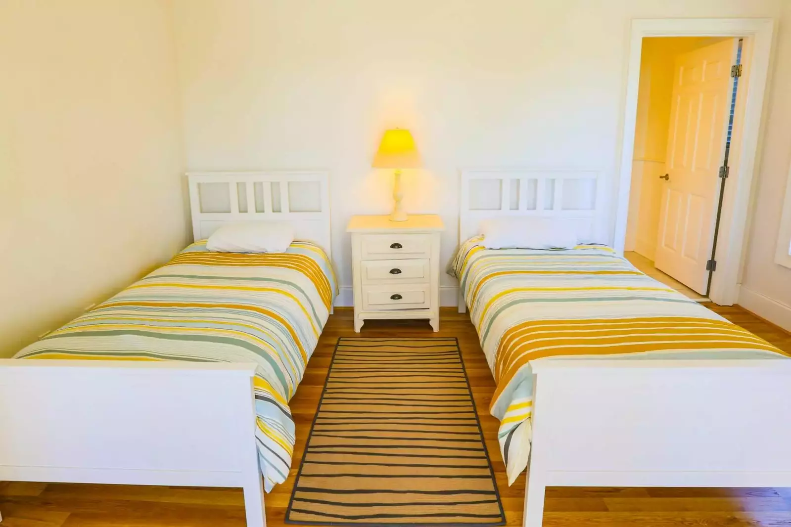 Your kids will love sharing this bedroom!