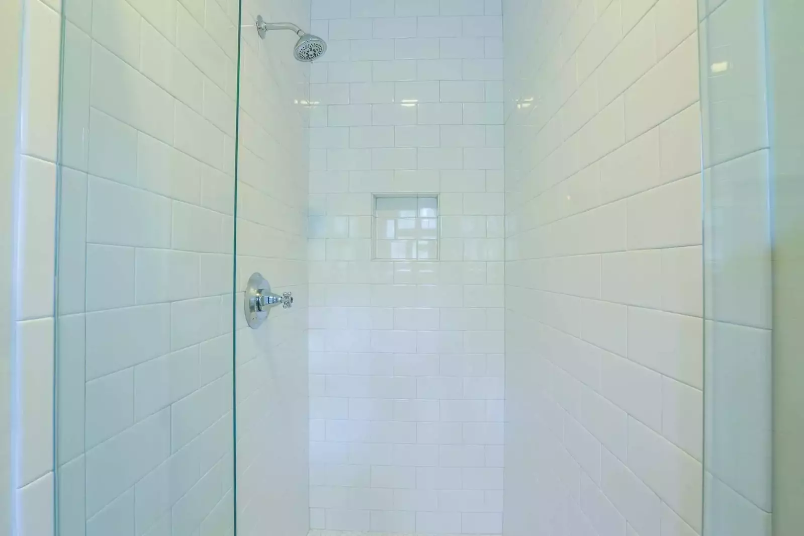 Walk on into the beautifully tiled showers in the en suite guest bathrooms.