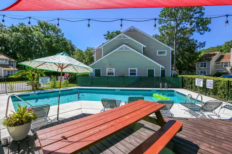 Guests of Herons' Haven are welcome to use the Planters Place community pool!