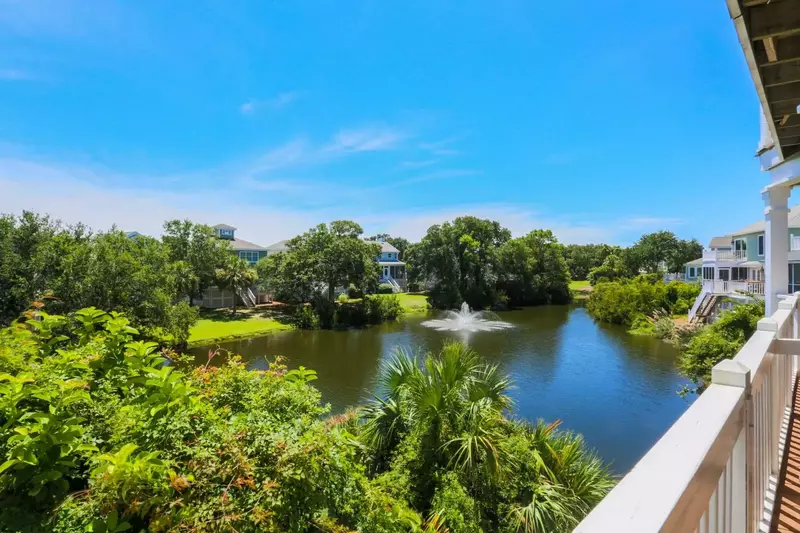 You'll never tire of this gorgeous view of the lagoon from the second-level deck.