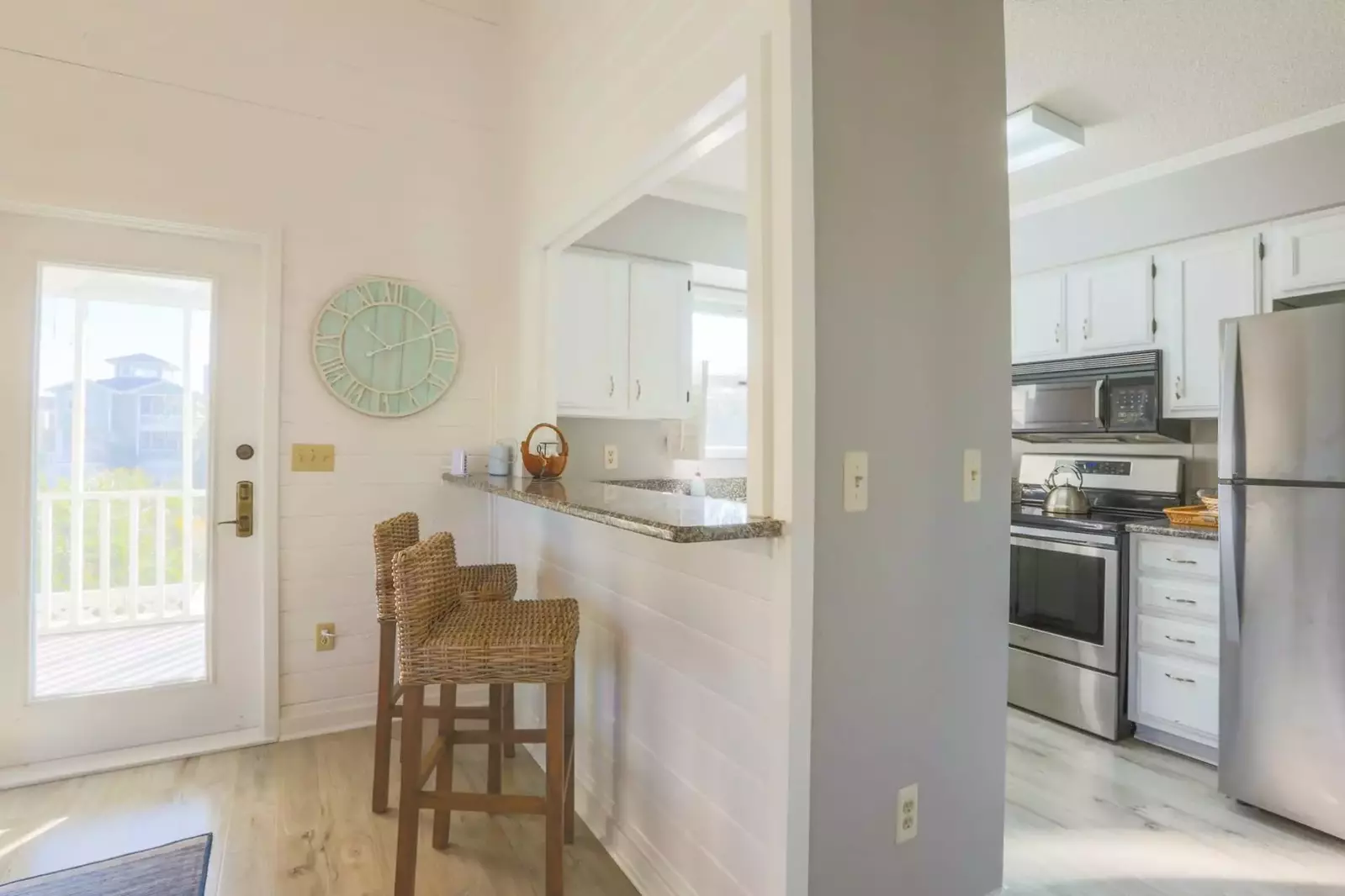 The cottage's layout makes it very easy to interact with guests in the kitchen, dining area & living room areas.