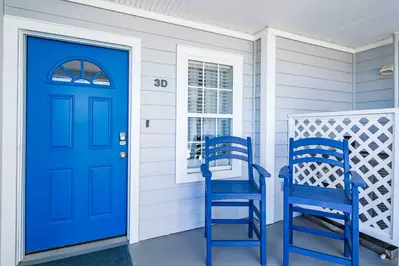 We'd love to host your family's next visit to Folly Beach at Hello Sunshine!
