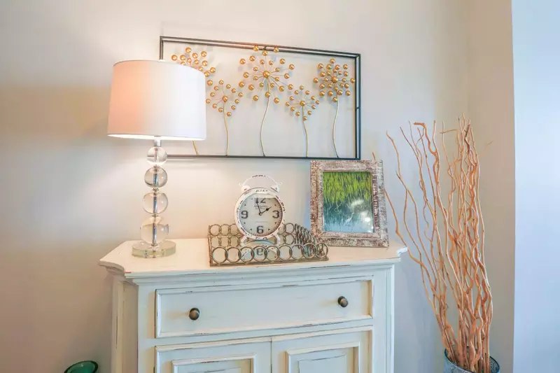 You and your guests will feel right at home in this wonderful condo.