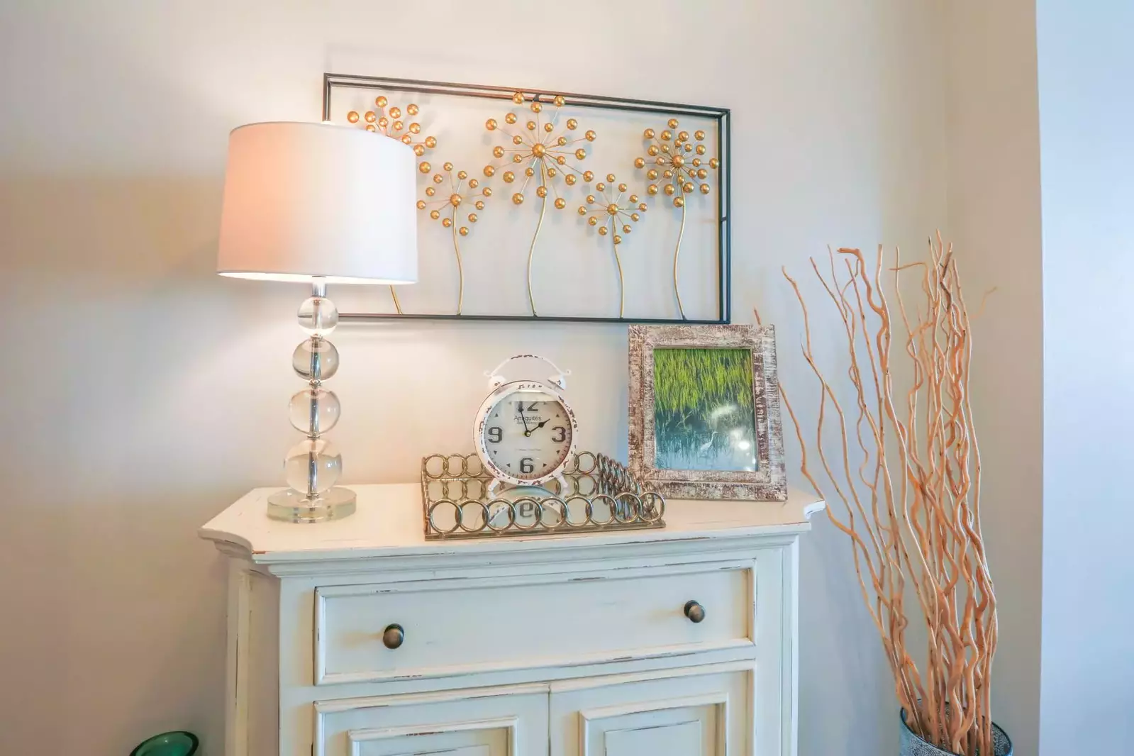 You and your guests will feel right at home in this wonderful condo.