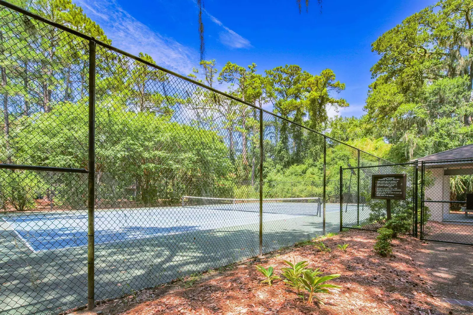 Lake Forest guests are welcome to use the community tennis court.