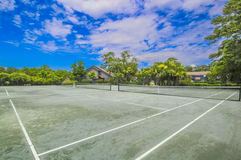 Guests of Golf, Sea & Sunshine are also welcome to use the Inverness Village community tennis courts.