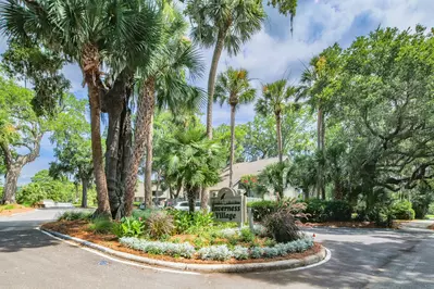 Guests of Golf, Sea & Sunshine may enjoy many Inverness Village community amenities.