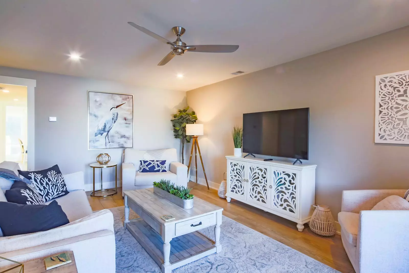There's plenty of room in the living room for your family to gather together.