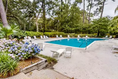 Guests of 2331 Racquet Club are welcome to access the community pool & sundeck.