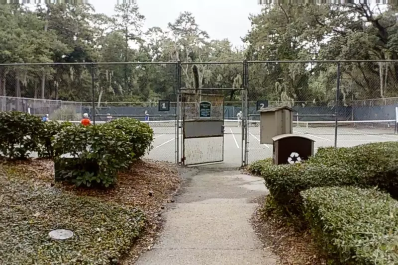 Our guests may also access the four community tennis courts.