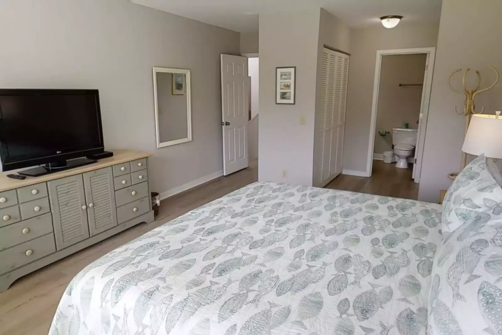 Master Bedroom with King bed opens to on-suite bath
