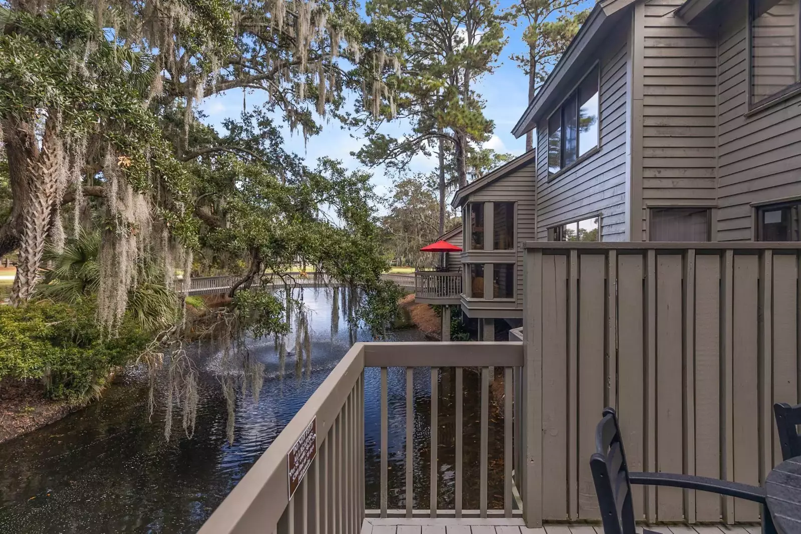 Inland Harbour is situated alongside this peaceful & tranquil lagoon.