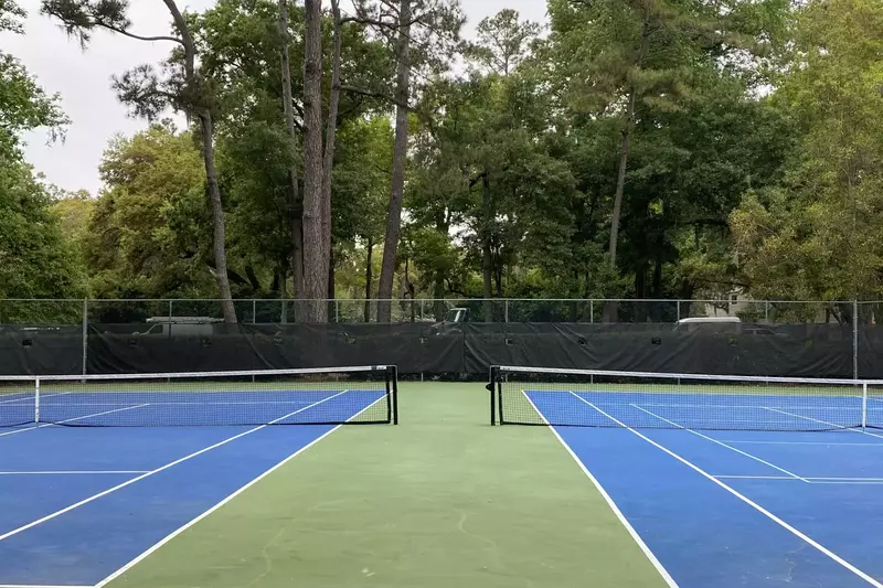 Guests of Great Blue Heron are also welcome to enjoy the Inland Harbour community tennis courts.