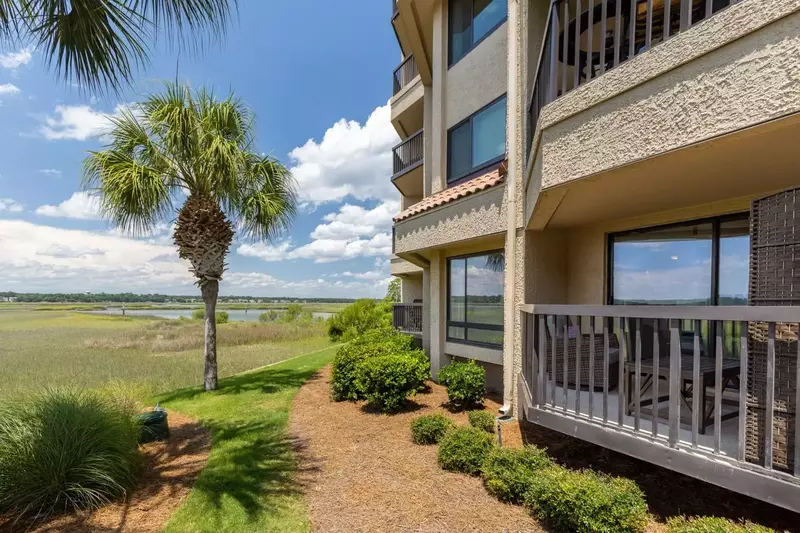 201 Captains Quarters is a 2 bedroom villa located on the ground floor of the building.