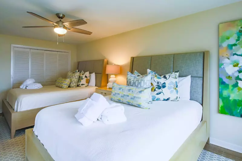 The guest bedroom also has an en suite bathroom.