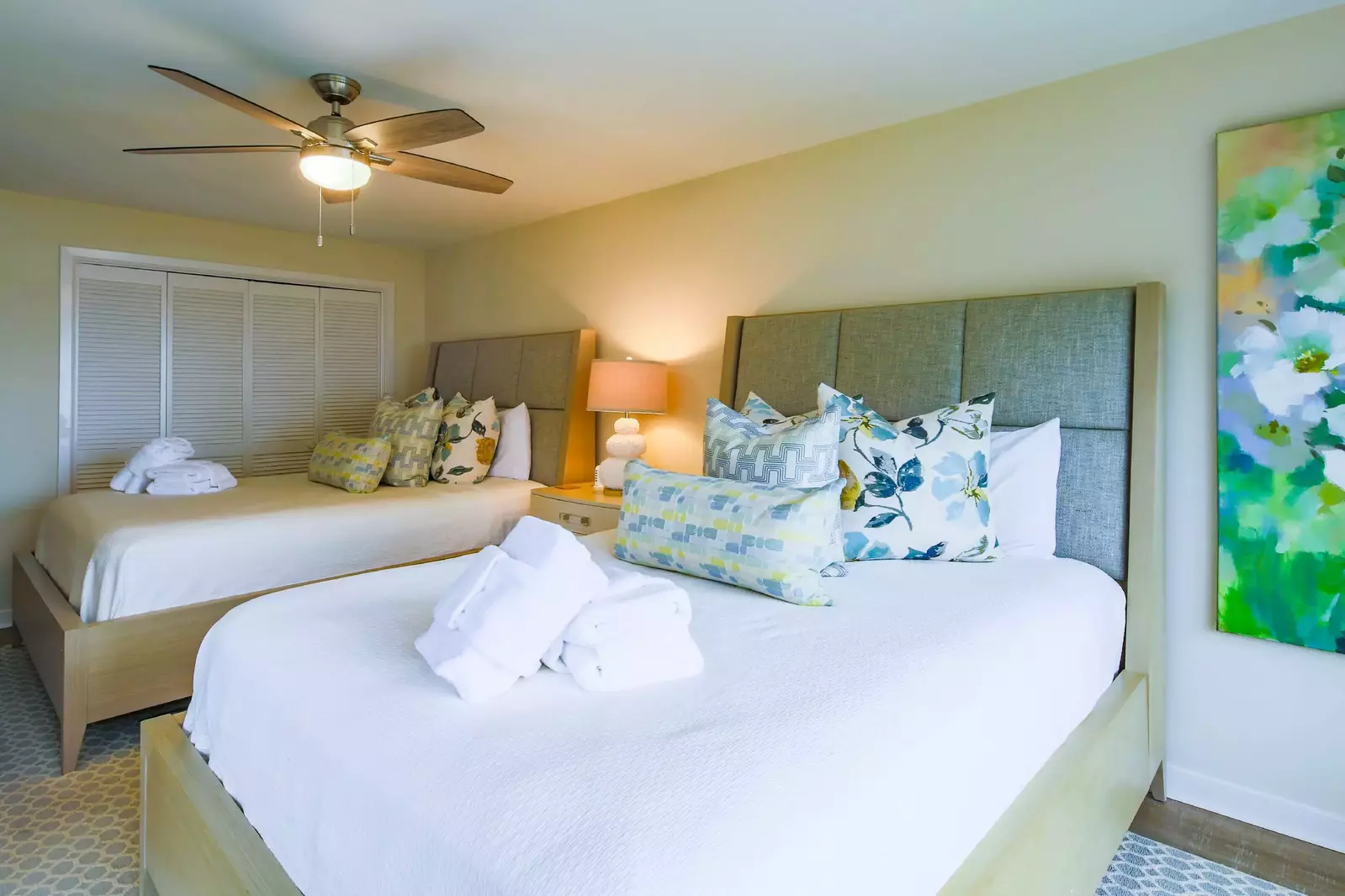 The guest bedroom also has an en suite bathroom.