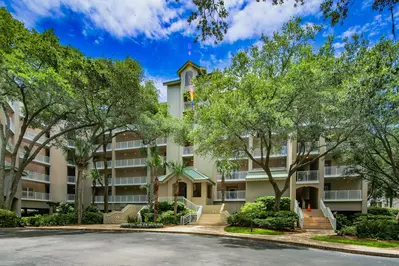 Hampton Place is an oceanfront community within Palmetto Dunes Oceanfront Resort.