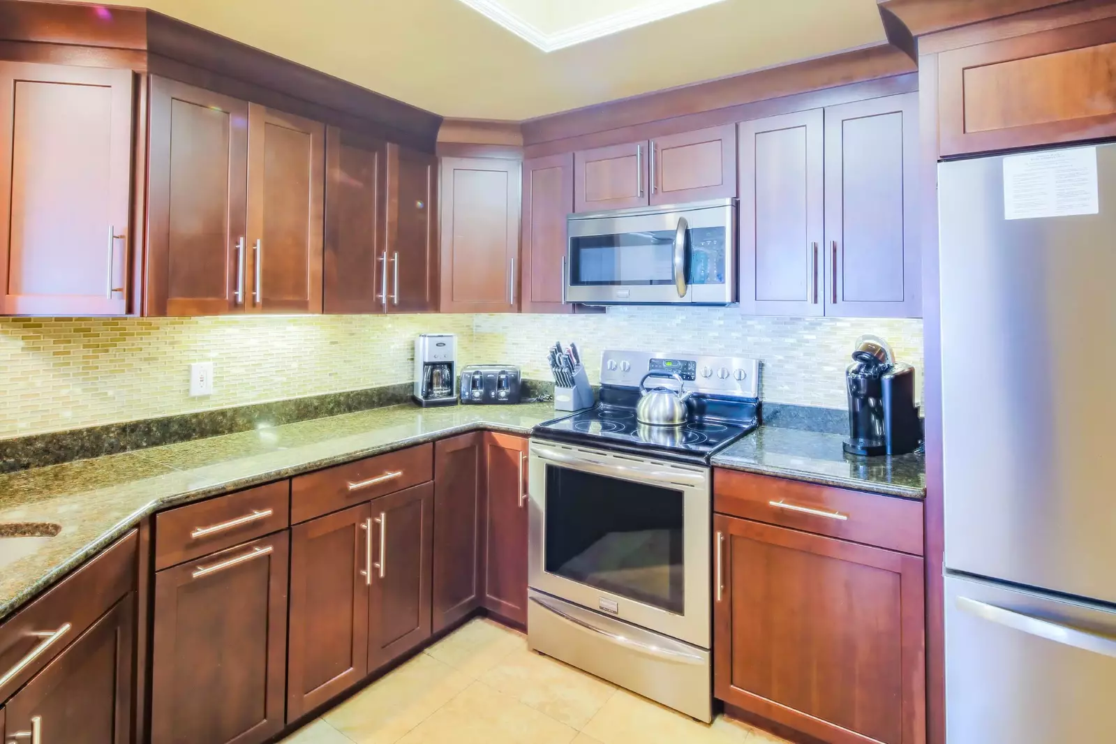 There's plenty of room within the spacious kitchen to prepare your vacation meals.