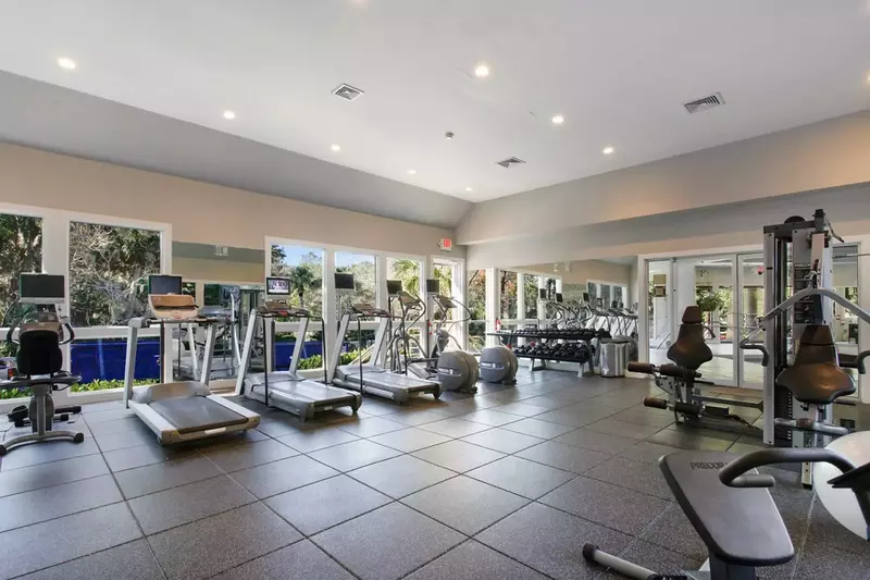 Guests of 3222 Villamare are also welcome to access the community workout facility with suana & indoor pool.