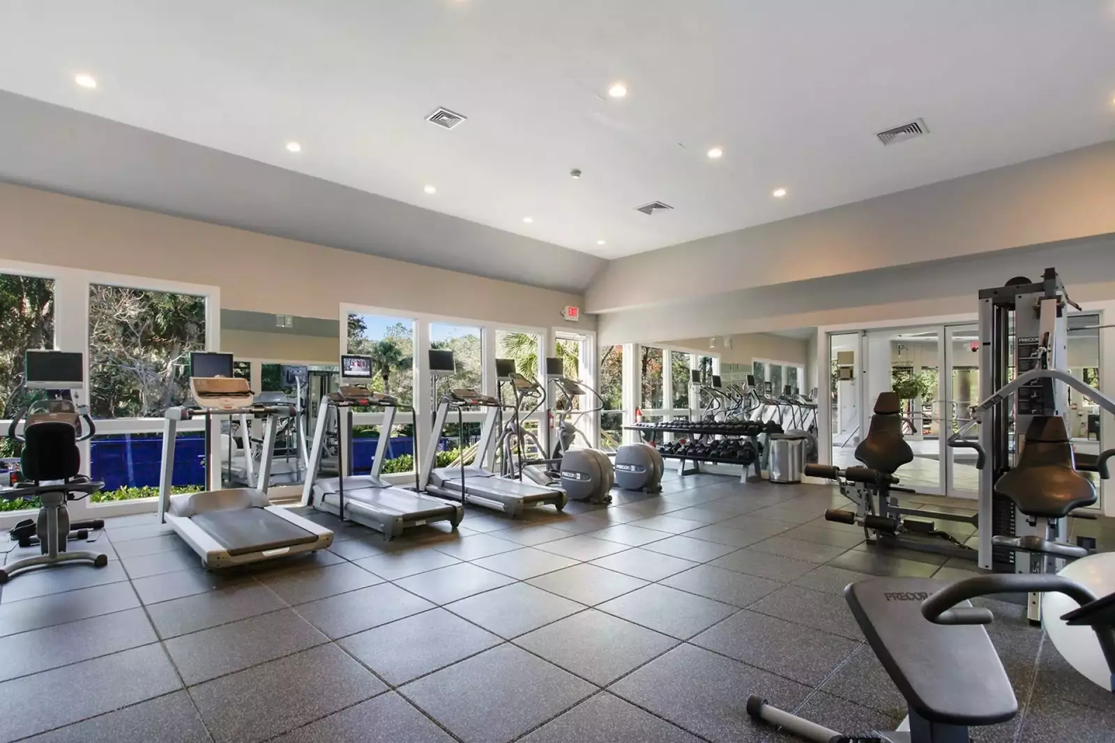 Guests of 3222 Villamare are also welcome to access the community workout facility with suana & indoor pool.