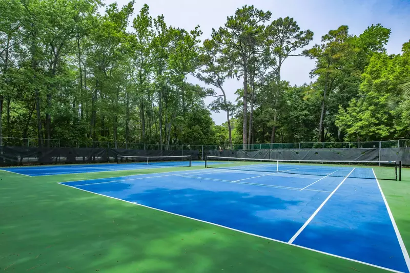 Guests of Calm Villa Sea Pines are also welcome to use the Inland Harbour community tennis courts.