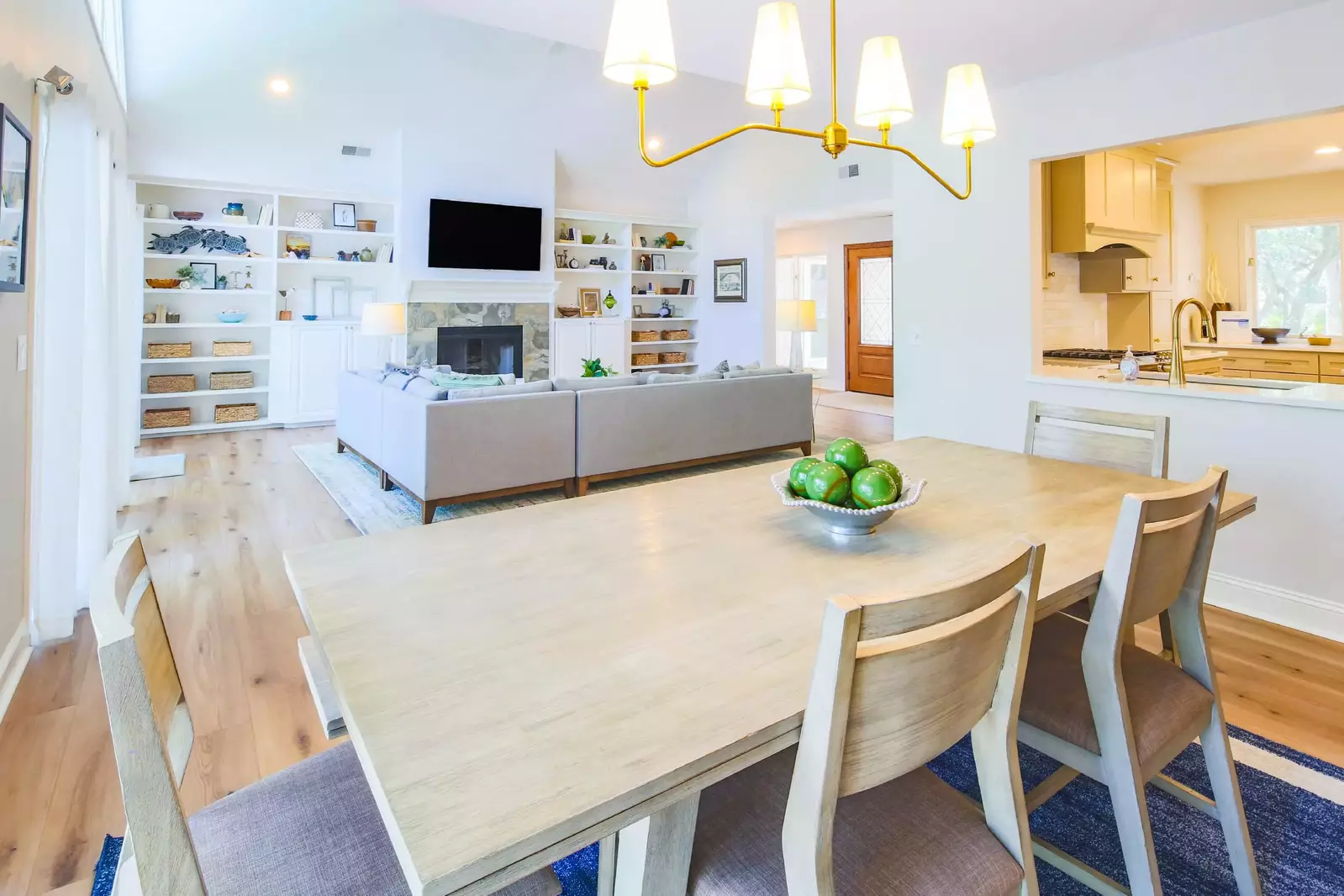 This prefessionally decorated & designed home has undergone a fabulous transformation!