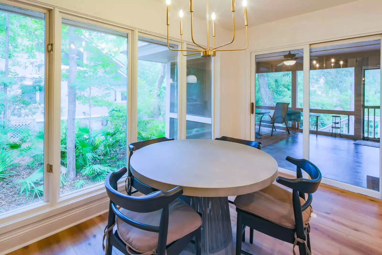 The kitchen table seats 4.