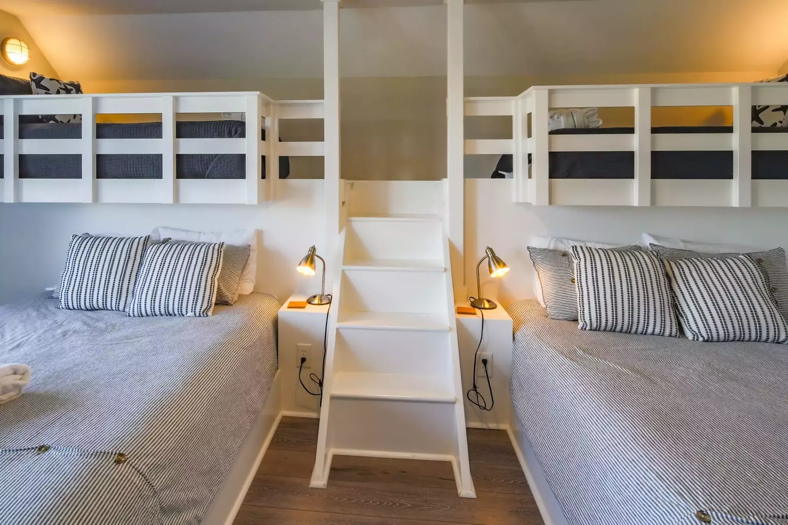 Your kids will go bananas over this fabulous bunk room suite with 2 queen beds and 2 twin beds!