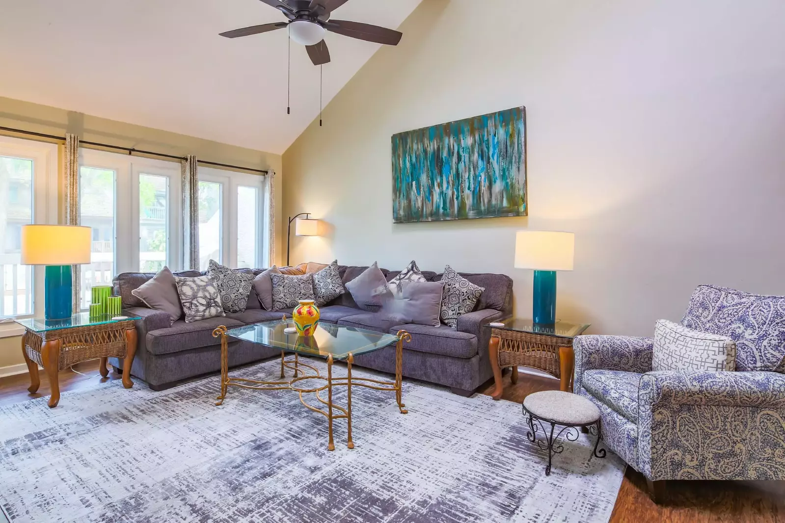On Beach Time is a spacious Turtle Lane Club villa just steps from the beach.