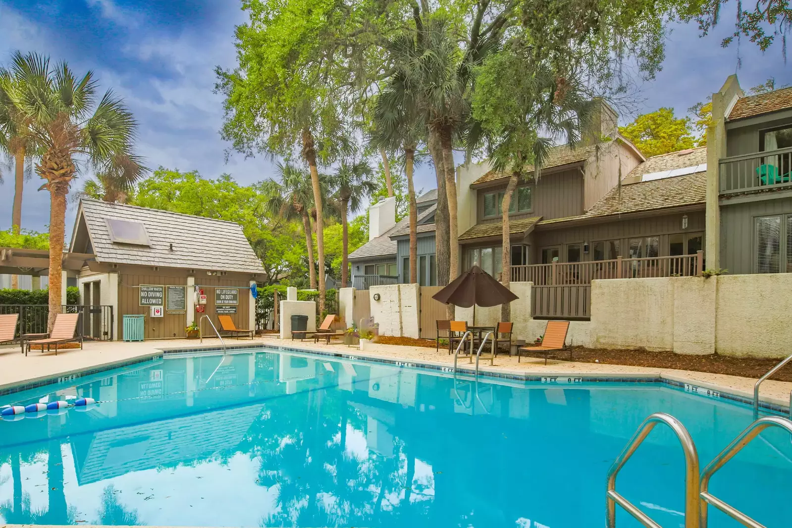 Spend the day at either of the two Turtle Lane Club community pools.