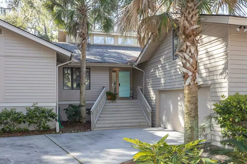Sailors Cove is located at 38 Deer Run in Sea Pines Resort.