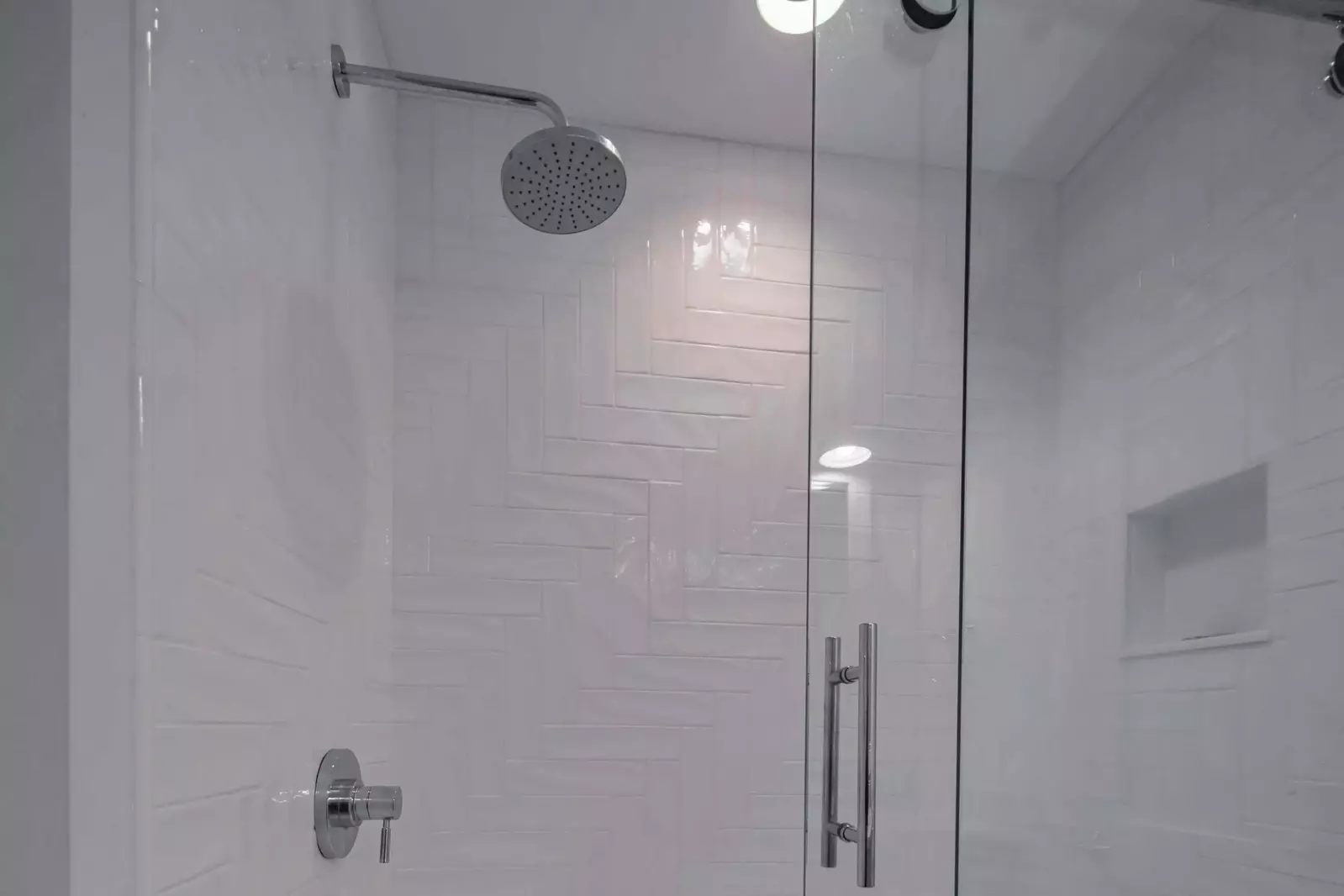 There is also a tiled, walk-in shower in the en suite bathroom.