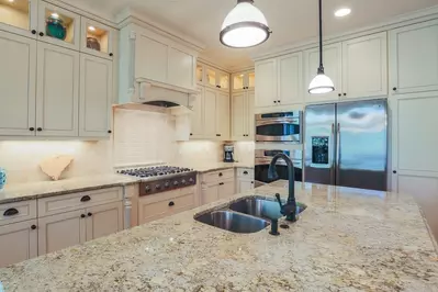 our isle of palms vacation rentals have fully equipped kitchens
