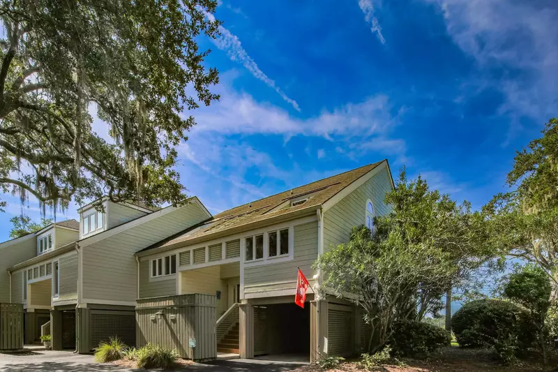 Crab Cove is an end unit, townhome-style villa.