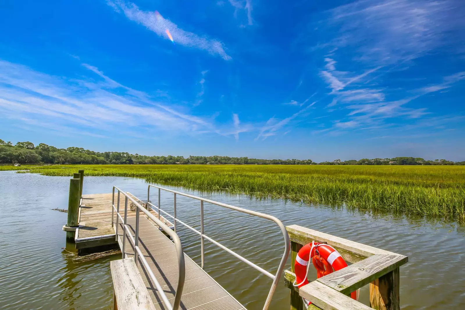 Guests may use the dock for kayaking but guests may not store or tie up the kayak on the dock.