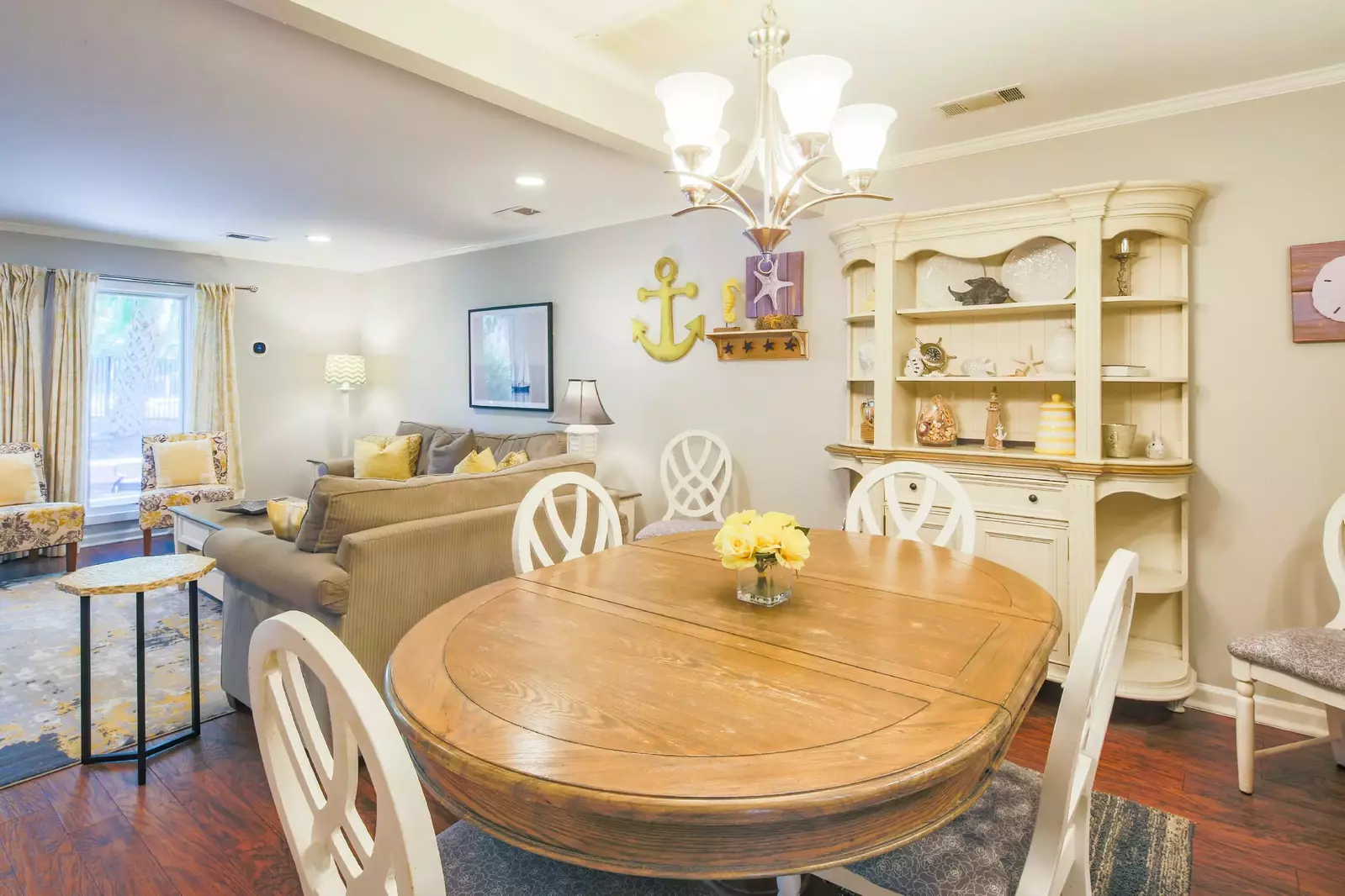 The comfortable layout is perfect for connecting and spending quality time with your friends or family.