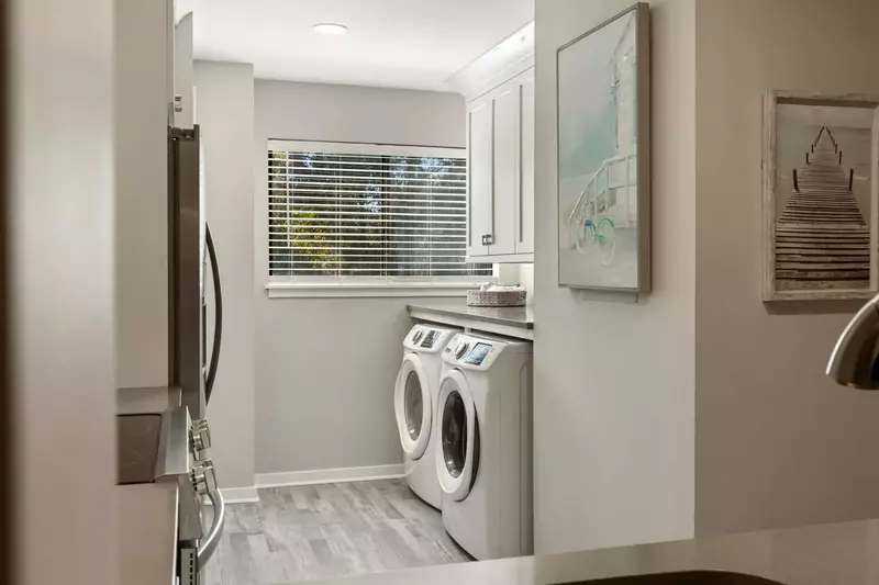 Full size washing machine and dryer