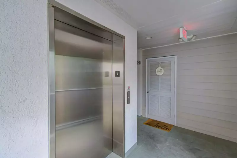 The Beachwood elevator