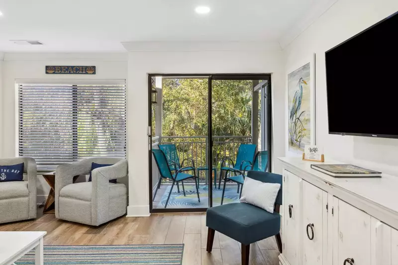 Sliding doors to the balcony