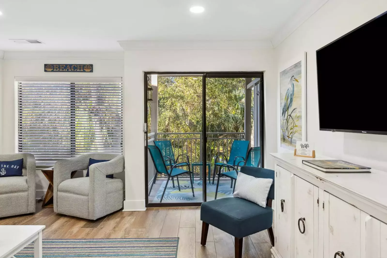 Sliding doors to the balcony