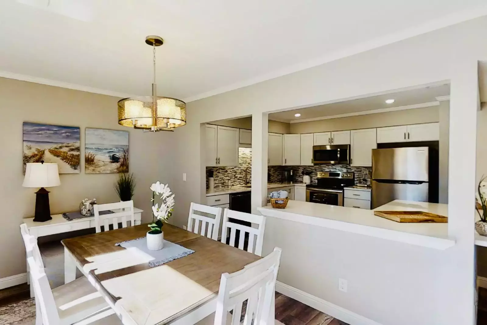 Dining table seats 6 comfortably