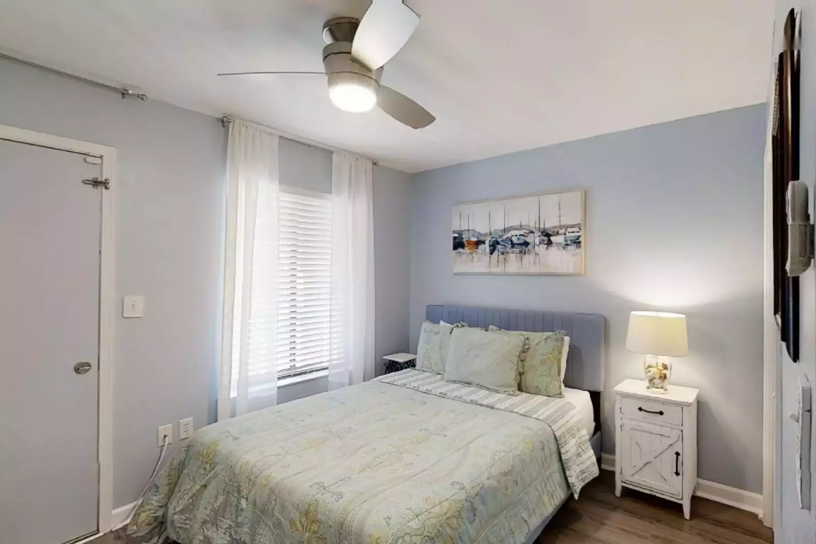 Queen Bed in Guest Bedroom