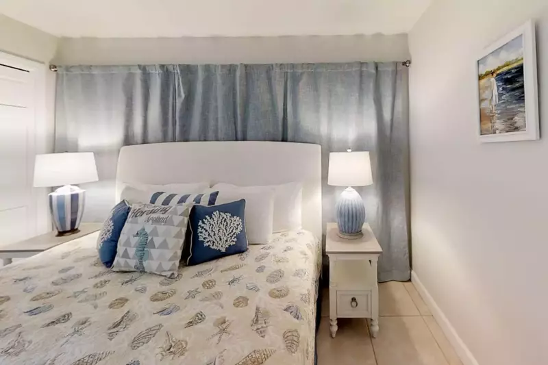 Relaxing first floor bedroom with king sized bed