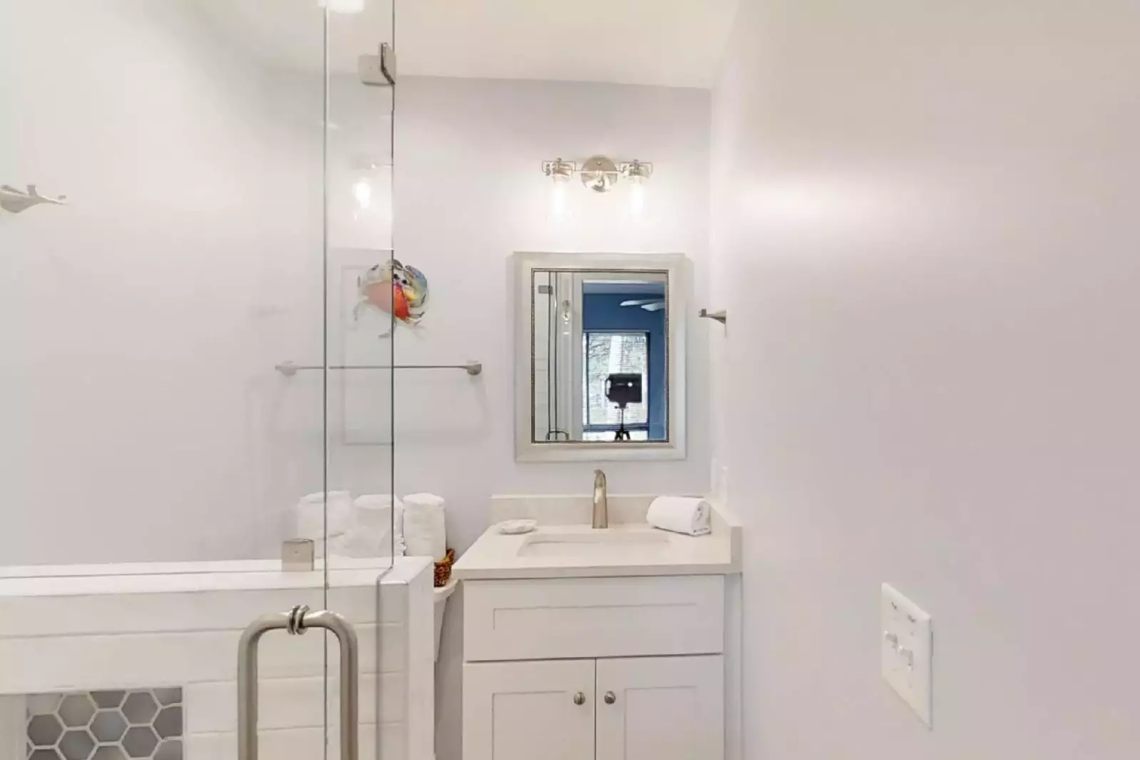 Guest bath en suite bath