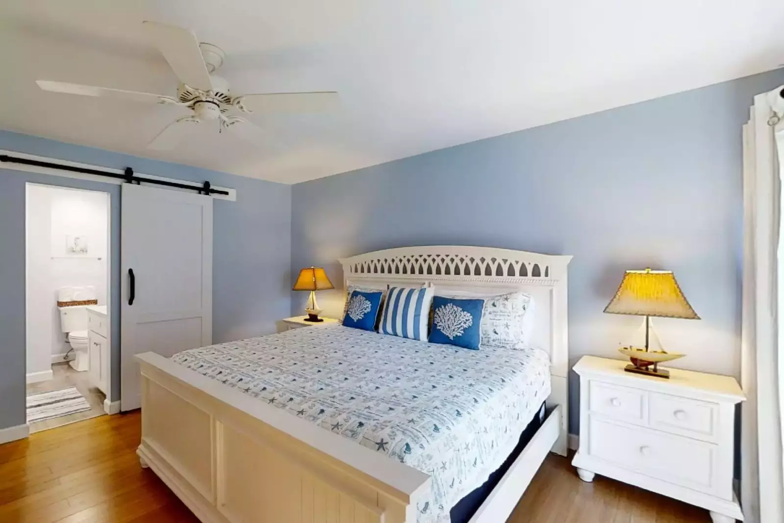 Master suite with en suite bath