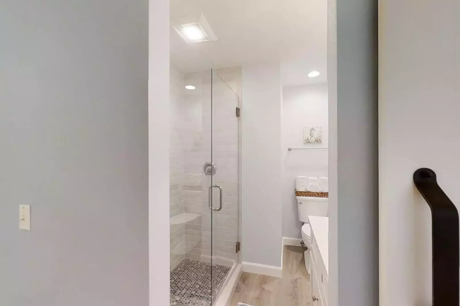 Master en suite bathroom 2nd level
