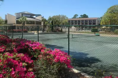 Island Club tennis courts